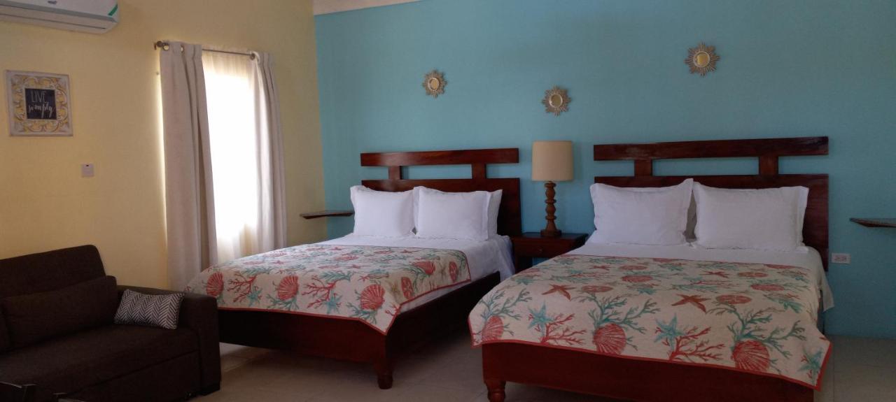 Modrians Bed and Breakfast Runaway Bay Exteriör bild